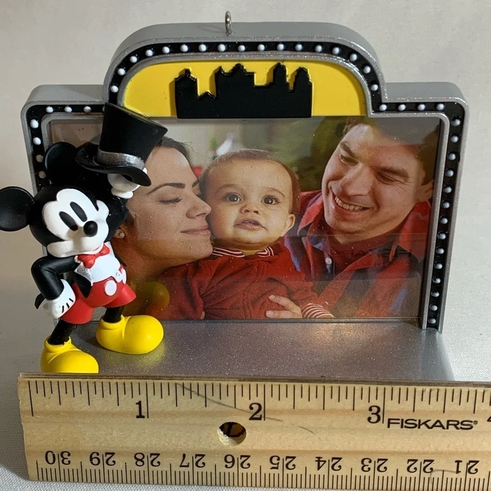 Hallmark Keepsake Ornament 2021 Disney Mickey Mouse 👣/On Top of the World Frame